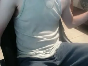 ululante – webcam model profile photo Image 10