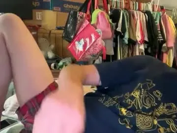 idkusethis – webcam model profile photo Image 17