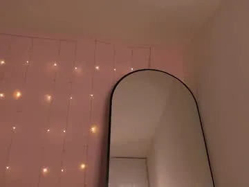 MoleSon – webcam model profile photo Image 10