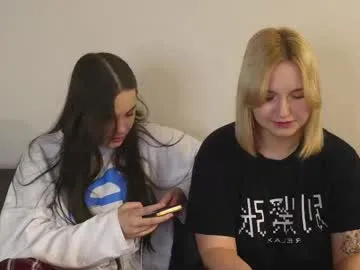 your_dolls – webcam model profile photo Image 2