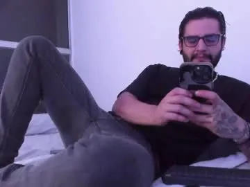 ululante – webcam model profile photo Image 10