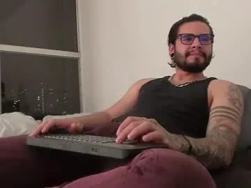 ululante – webcam model profile photo Image 11