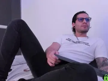 ululante – webcam model profile photo Image 13