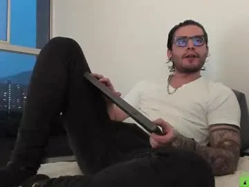 ululante – webcam model profile photo Image 14