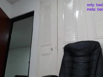 dongfatherproductions – webcam model profile photo Image 17