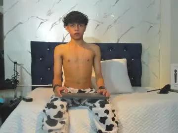 pacho_stormie – webcam model profile photo Image 11