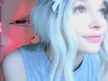 adelineefoxxx – webcam model profile photo Image 5