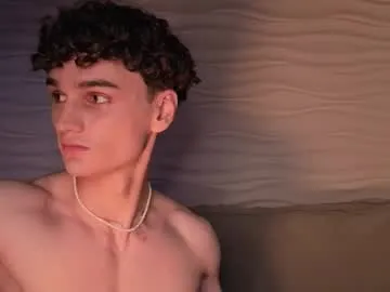 lucacharm – webcam model profile photo Image 17