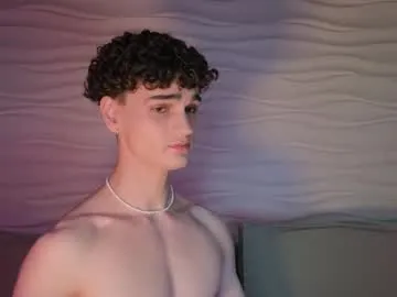 lucacharm – webcam model profile photo Image 18