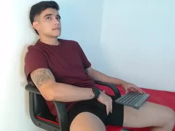 maxkaiden – webcam model profile photo Image 2