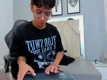 madmax20x – webcam model profile photo Image 7