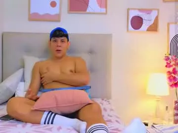 wentbrokeonstrippers – webcam model profile photo Image 11