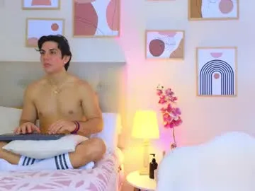 wentbrokeonstrippers – webcam model profile photo Image 3