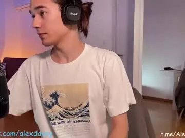 pinkadele – webcam model profile photo Image 12