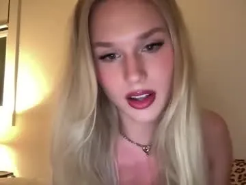 playussoftly – webcam model profile photo Image 4