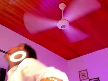 SilviaNoire – webcam model profile photo Image 16