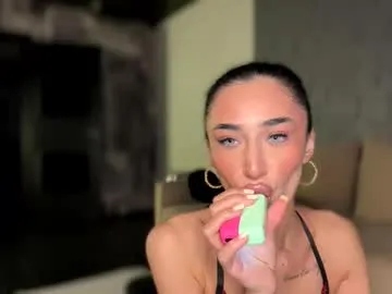 cream_fucks – webcam model profile photo Image 17