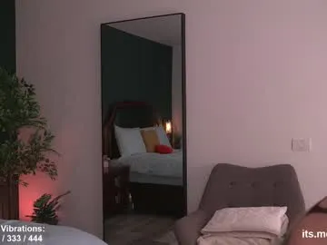 alyonaqueen_ Image 4