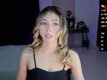 Emely – webcam model profile photo Image 17