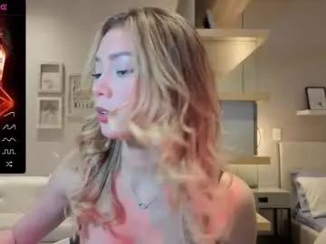 Emely – webcam model profile photo Image 2