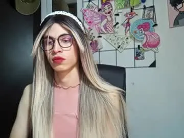 lavetax – webcam model profile photo Image 3