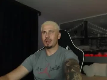 ululante – webcam model profile photo Image 10