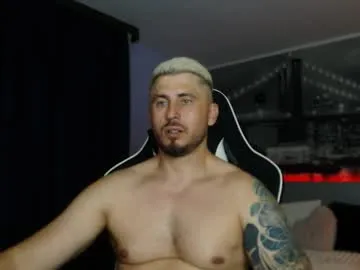 ululante – webcam model profile photo Image 15