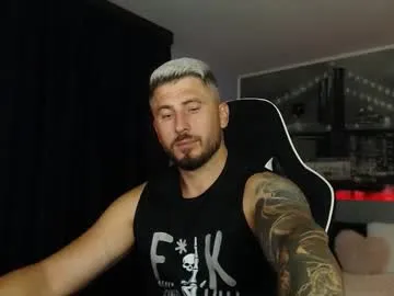 ululante – webcam model profile photo Image 19