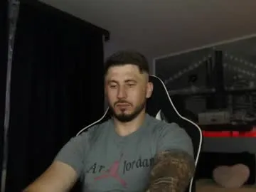 ululante – webcam model profile photo Image 3