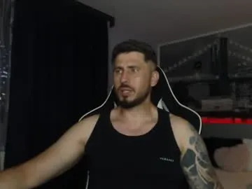 ululante – webcam model profile photo Image 4