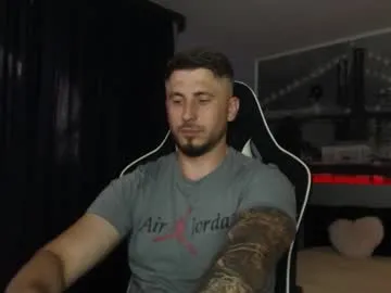 ululante – webcam model profile photo Image 7