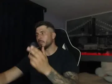 ululante – webcam model profile photo Image 9