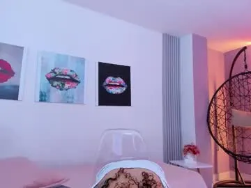 AprilHarrington – webcam model profile photo Image 7