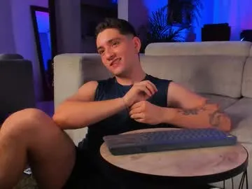 ululante – webcam model profile photo Image 18