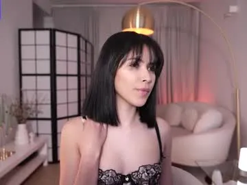 anniehillofficial_ Image 3