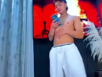 mr_maximo – webcam model profile photo Image 2