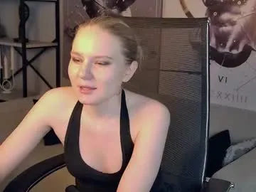 MiaDeliz – webcam model profile photo Image 2