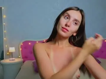 ariana_petite Image 5