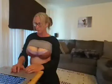 sweet_reverie – webcam model profile photo Image 7