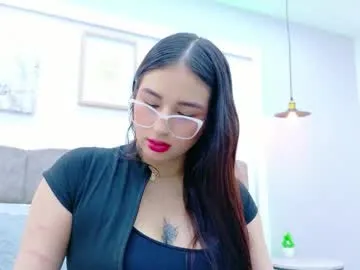 Nina – webcam model profile photo Image 10