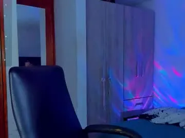 curlytwinkboy – webcam model profile photo Image 11