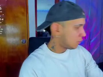 curlytwinkboy – webcam model profile photo Image 13