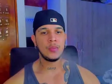 curlytwinkboy – webcam model profile photo Image 18