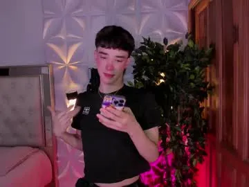 bright_diamonds_054 – webcam model profile photo Image 19