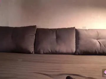 MilaDelays – webcam model profile photo Image 14