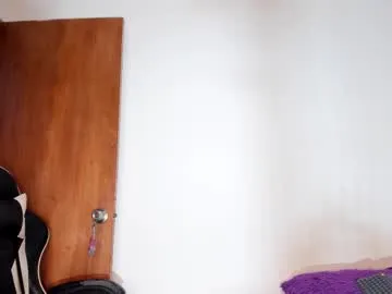 lavetax – webcam model profile photo Image 10