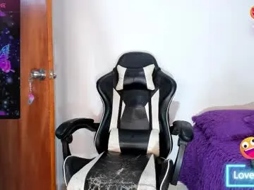 lavetax – webcam model profile photo Image 2