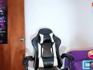 lavetax – webcam model profile photo Image 6