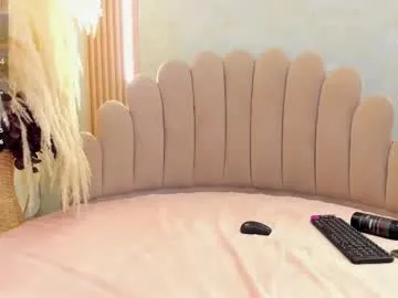 playussoftly – webcam model profile photo Image 6