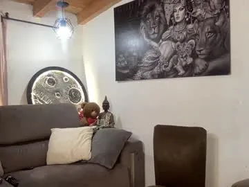 petites_perles – webcam model profile photo Image 14